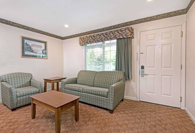 Отель Days Inn By Wyndham Ridgefield