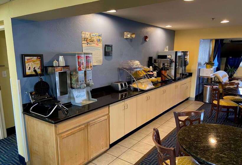 فندق Days Inn & Suites By Wyndham Pryor