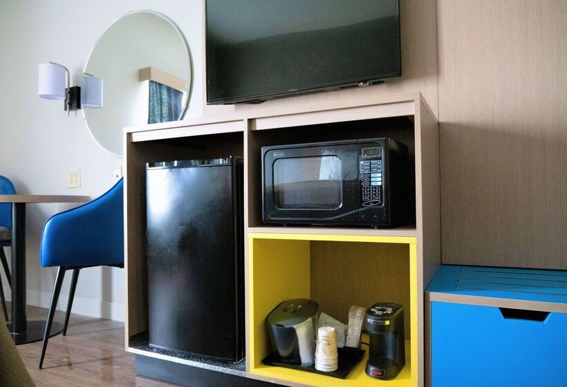 فندق Days Inn & Suites By Wyndham Savannah North I95