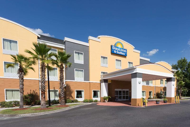 فندق Days Inn & Suites By Wyndham Savannah North I95