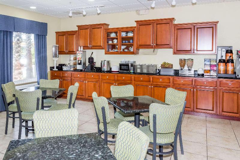 فندق Days Inn & Suites By Wyndham Savannah North I95