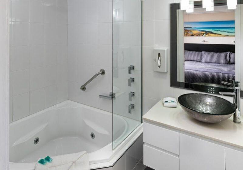 בית מלון כפרי Dolphin Shores