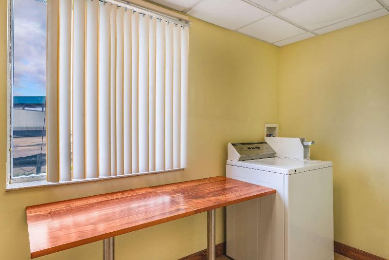 هتل Econo Lodge Inn & Suites Pritchard Road North Little Rock