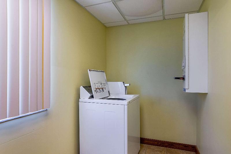 هتل Econo Lodge Inn & Suites Pritchard Road North Little Rock