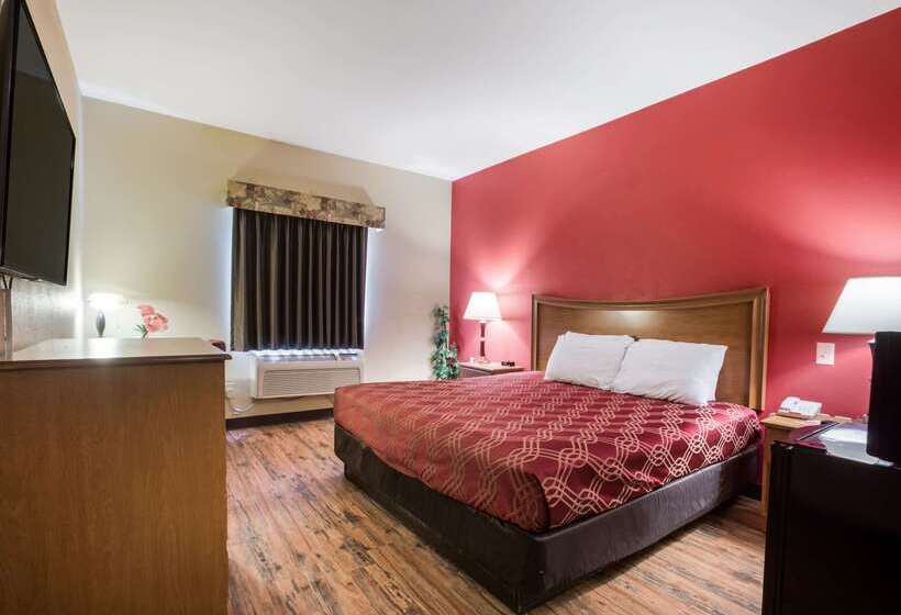 فندق Econo Lodge  Inn & Suites
