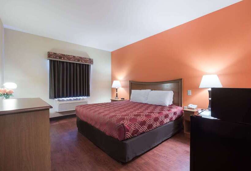 فندق Econo Lodge  Inn & Suites