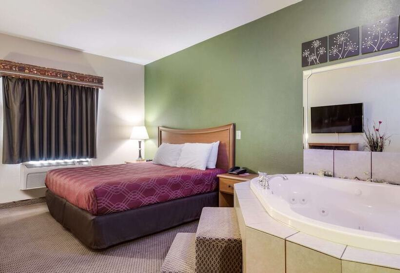 فندق Econo Lodge  Inn & Suites