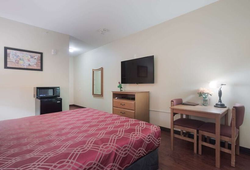 فندق Econo Lodge  Inn & Suites