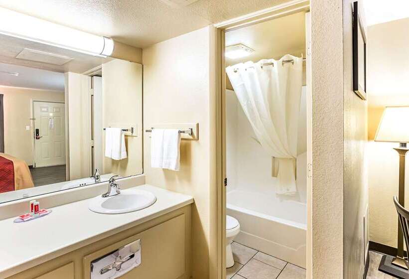 فندق Econo Lodge Mcalester