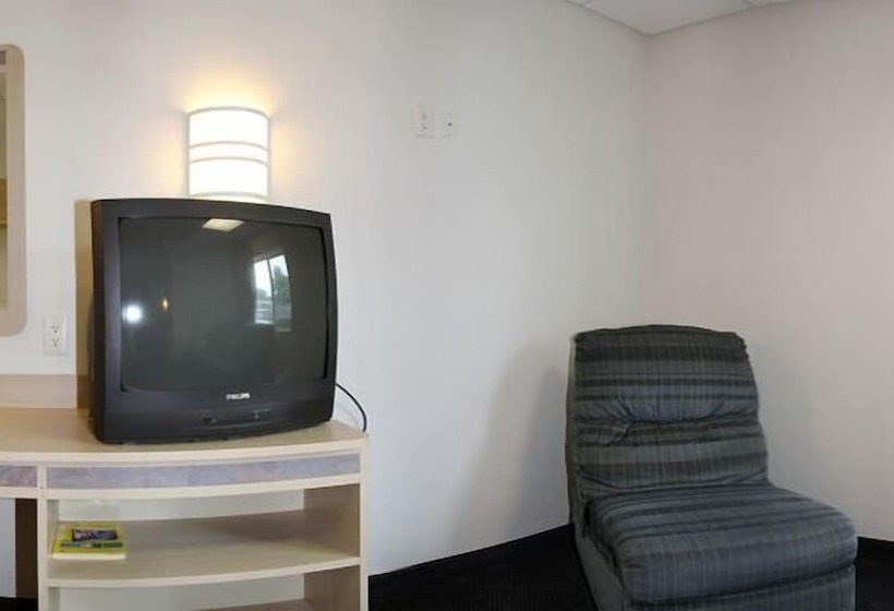 فندق Econo Lodge Morristown