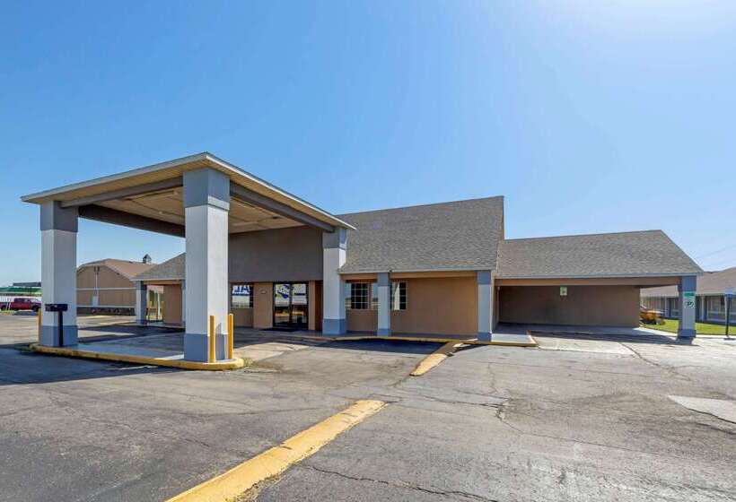 בית מלון כפרי Econo Lodge