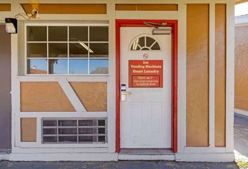 ホテル Econo Lodge