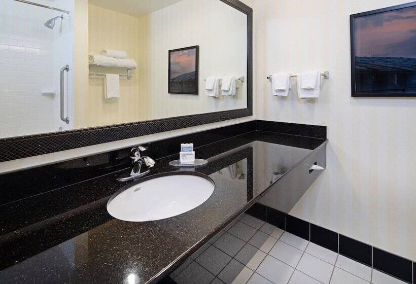 فندق Fairfield Inn & Suites Seattle Bremerton