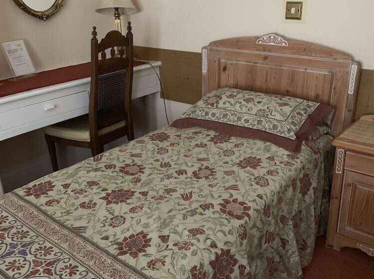 فندق Green Gables Guest House