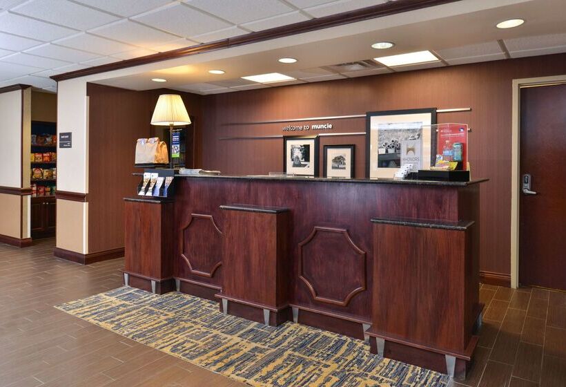 בית מלון כפרי Hampton Inn & Suites Muncie