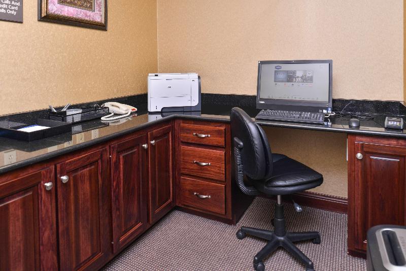 בית מלון כפרי Hampton Inn & Suites Muncie