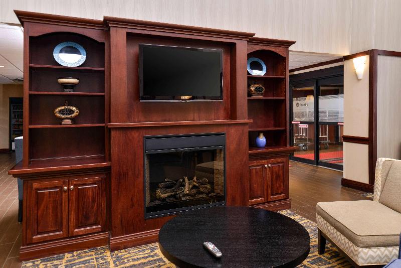 בית מלון כפרי Hampton Inn & Suites Muncie