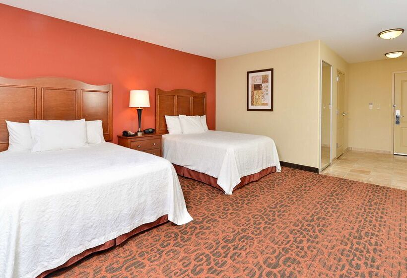 בית מלון כפרי Hampton Inn Ottumwa