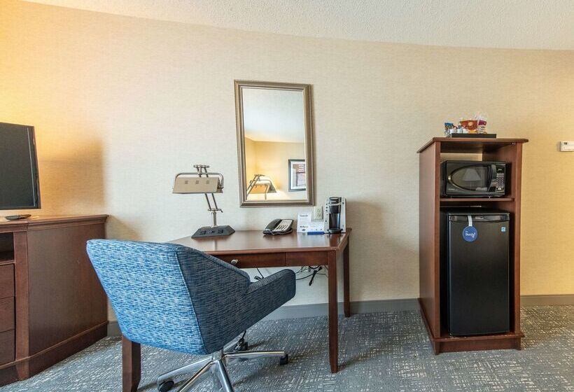 בית מלון כפרי Hampton Inn Presque Isle Maine
