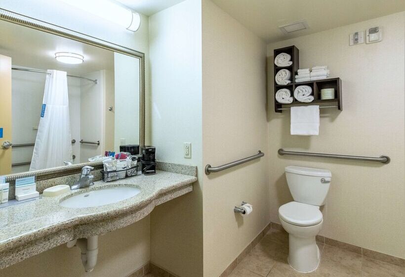 בית מלון כפרי Hampton Inn Presque Isle Maine