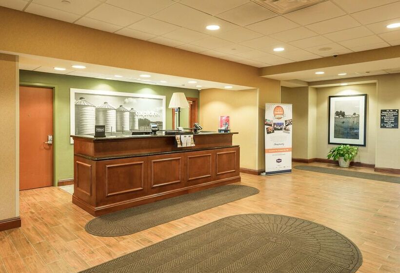 בית מלון כפרי Hampton Inn Presque Isle Maine