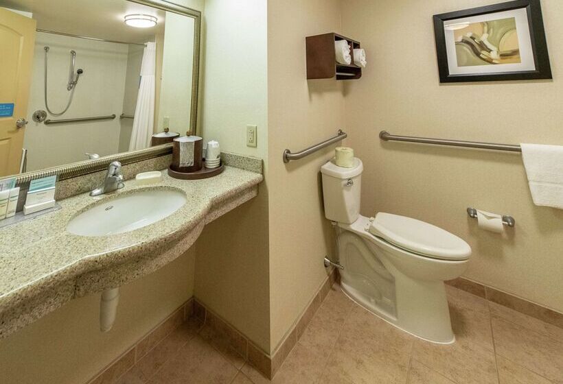 בית מלון כפרי Hampton Inn Presque Isle Maine