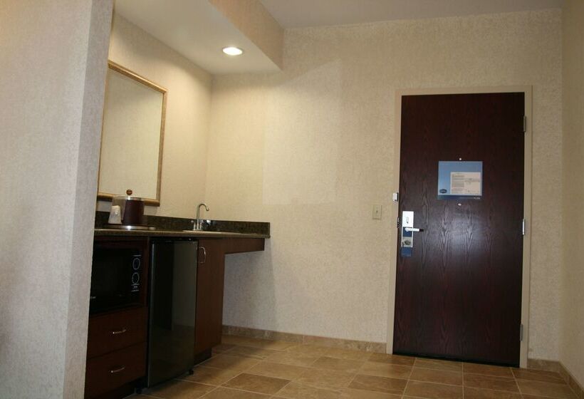 فندق Hampton Inn & Suites Clevelandmentor