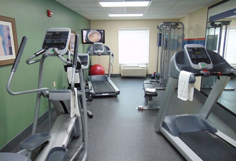 فندق Hampton Inn & Suites Clevelandmentor