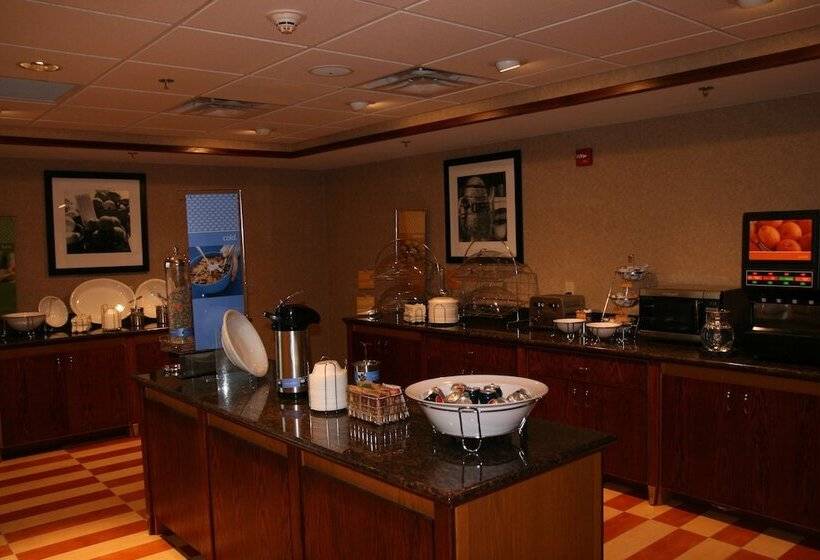 فندق Hampton Inn & Suites Clevelandmentor