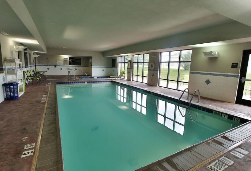 فندق Hampton Inn & Suites Middlebury