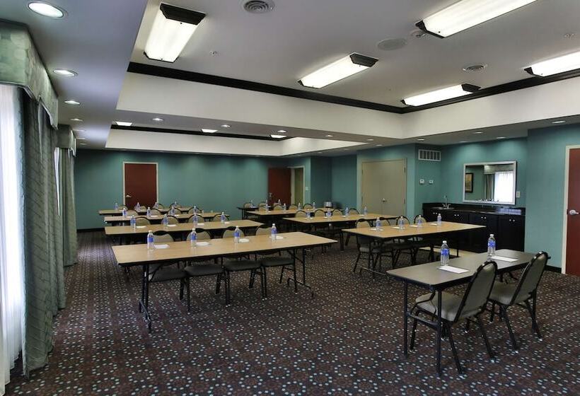 فندق Hampton Inn & Suites Middlebury