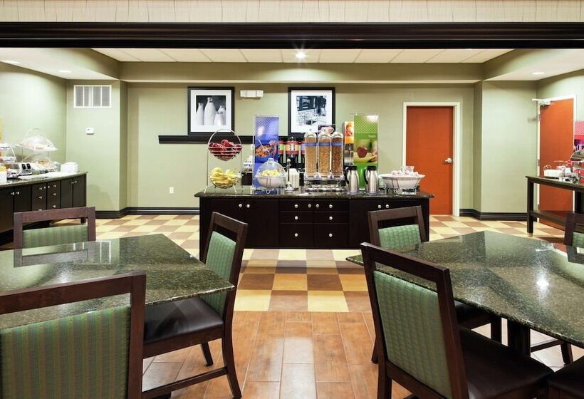 فندق Hampton Inn & Suites Middlebury