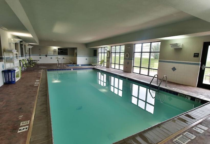 فندق Hampton Inn & Suites Middlebury