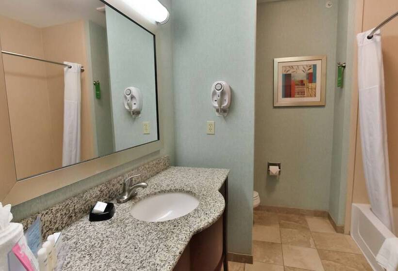 فندق Hampton Inn & Suites Middlebury