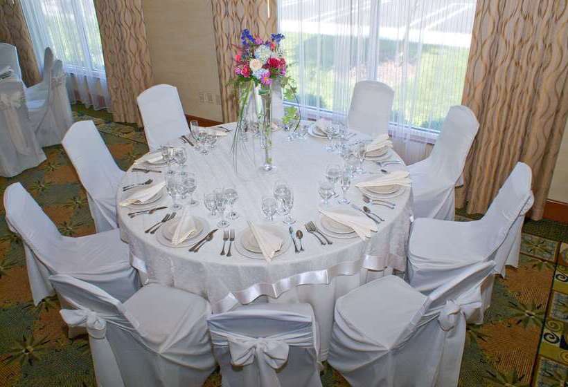 هتل Hilton Garden Inn Milford