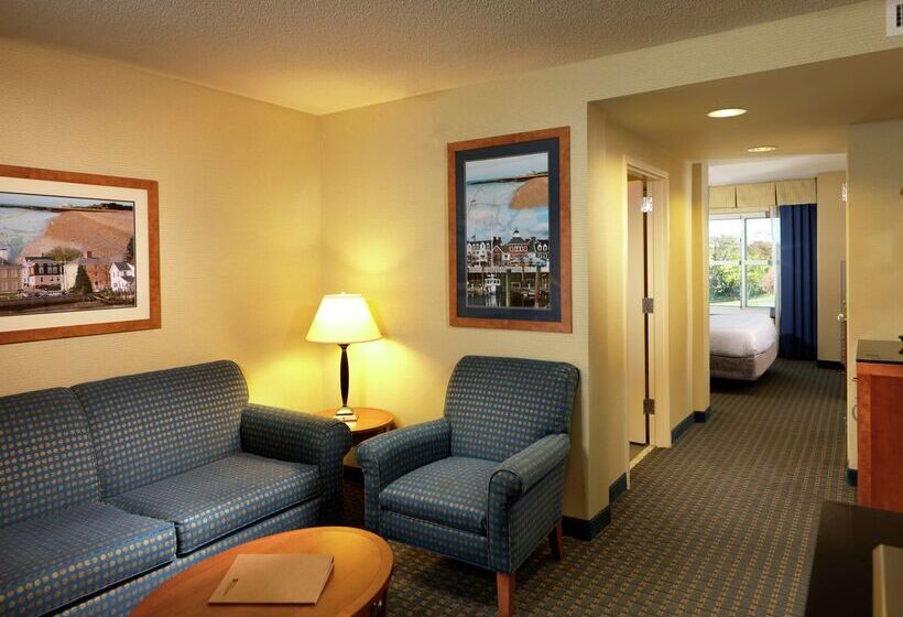 هتل Hilton Garden Inn Milford