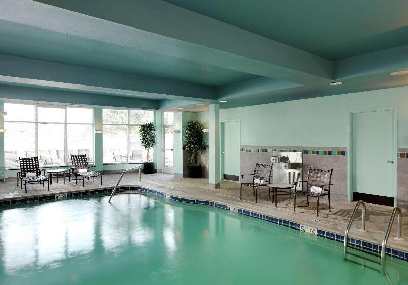 هتل Hilton Garden Inn Milford