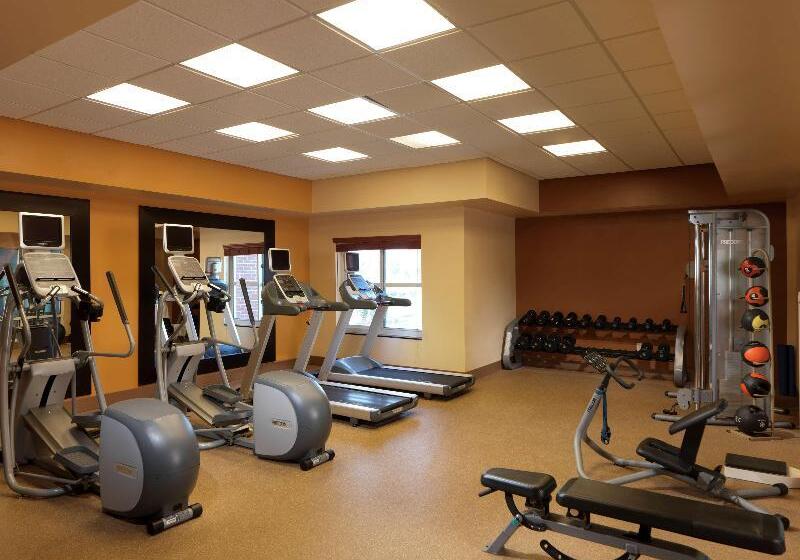 هتل Hilton Garden Inn Milford