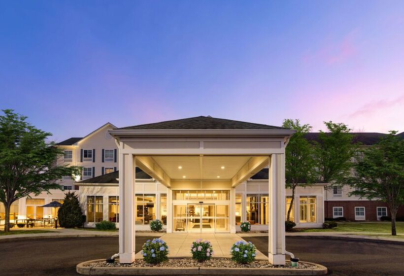 هتل Hilton Garden Inn Milford