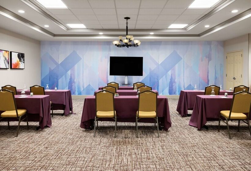 هتل Hilton Garden Inn Milford