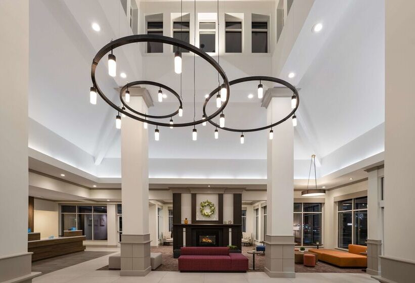 هتل Hilton Garden Inn Milford