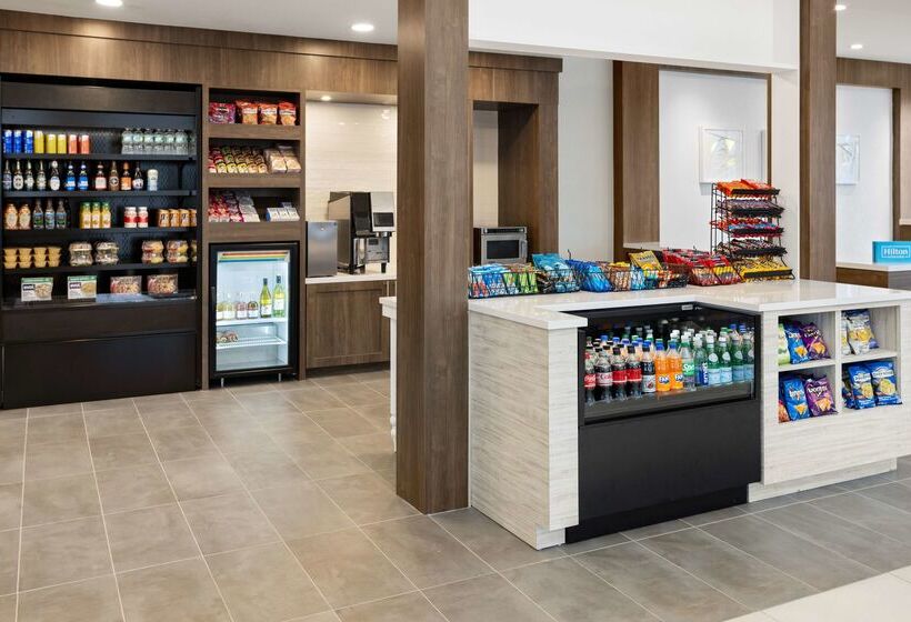 هتل Hilton Garden Inn Milford