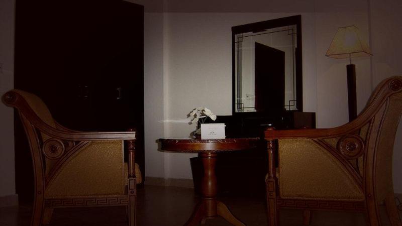 His Majesty S Hotel And Apartments