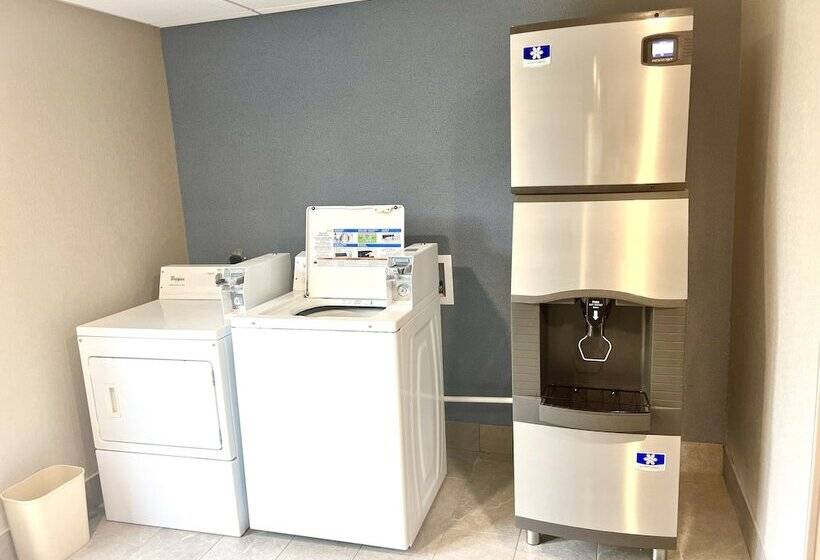 فندق Holiday Inn Express Madison By Ihg