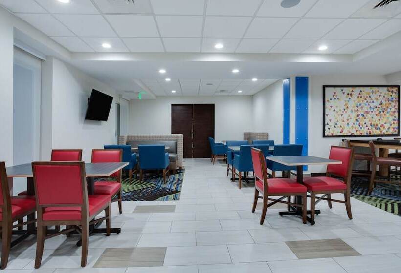 فندق Holiday Inn Express & Suites., An Ihg