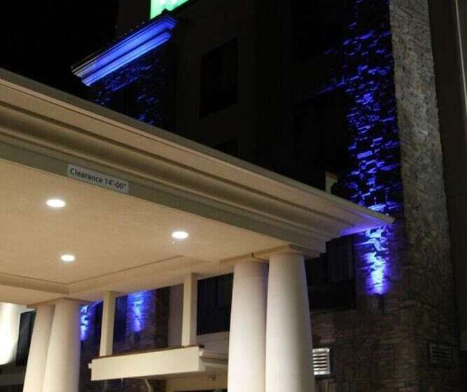 Отель Holiday Inn Express & Suites   Huntsville Airport, An Ihg