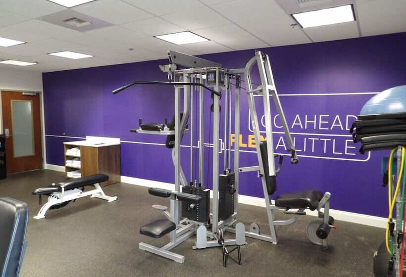 Отель Holiday Inn Express & Suites   Huntsville Airport, An Ihg