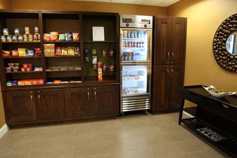 Отель Holiday Inn Express & Suites   Huntsville Airport, An Ihg