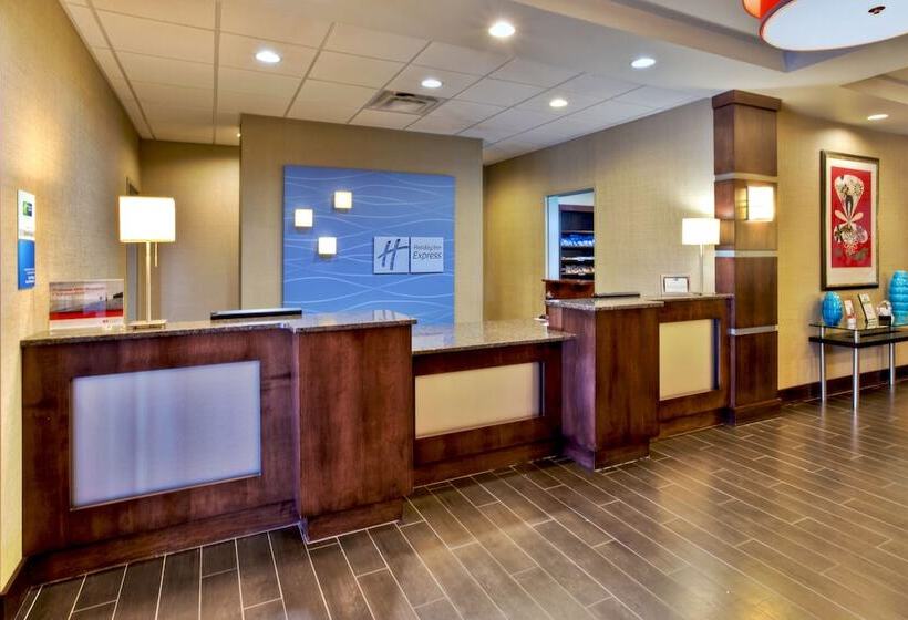 فندق Holiday Inn Express & Suites Oak Ridge, An Ihg