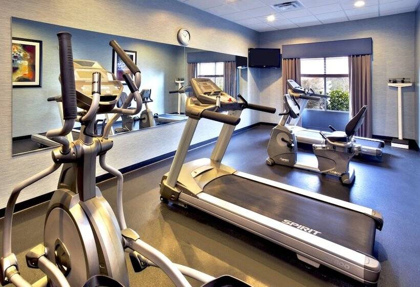 فندق Holiday Inn Express & Suites Oak Ridge, An Ihg